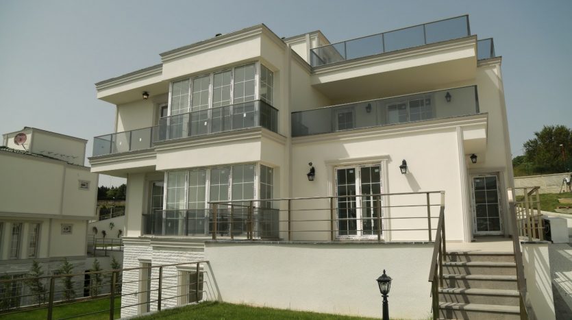 holiday villas in Istanbul For sale