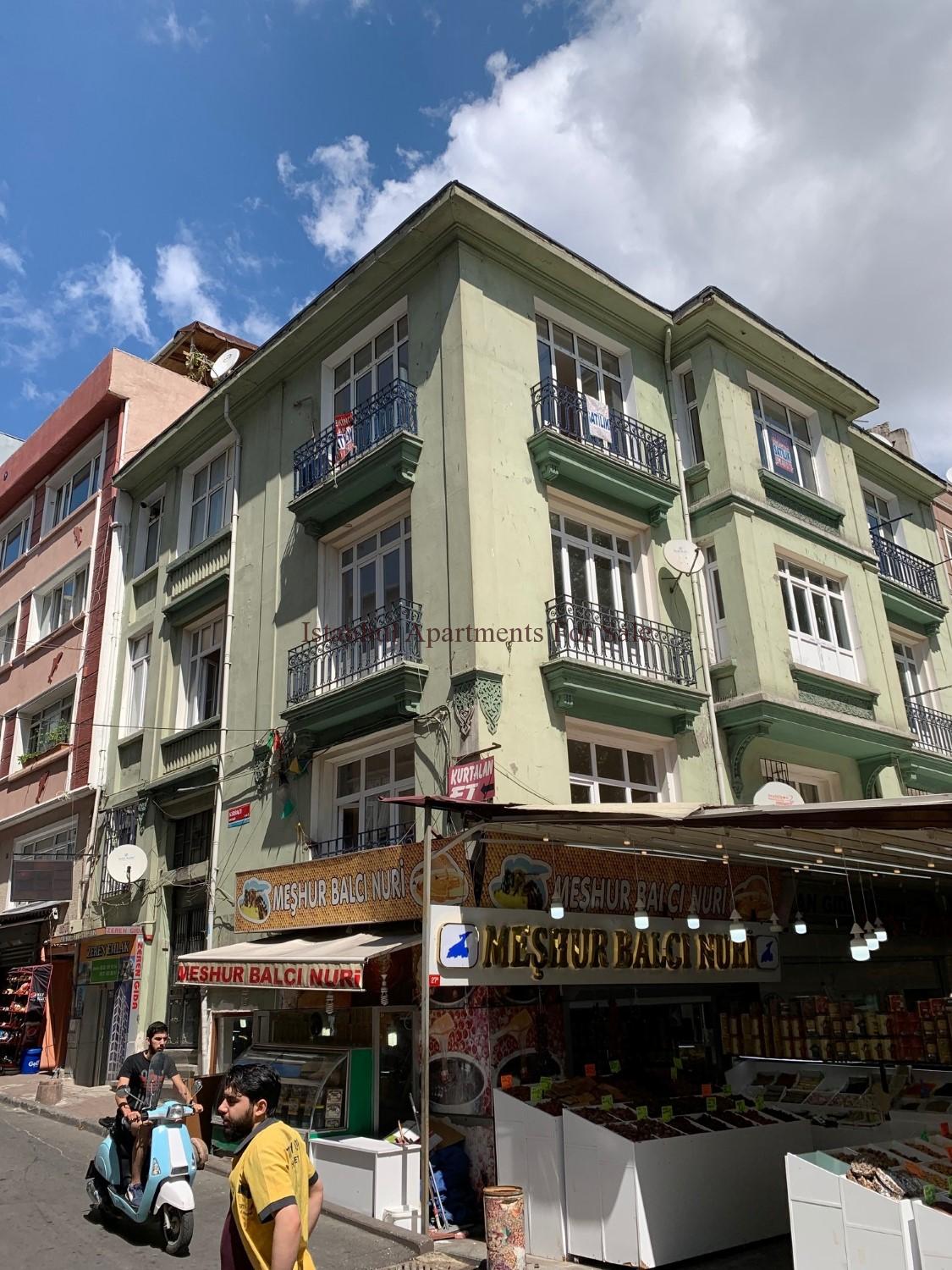 Istanbul Apartments For Sale in Turkey Old apartment for sale in Istanbul Fatih centre  