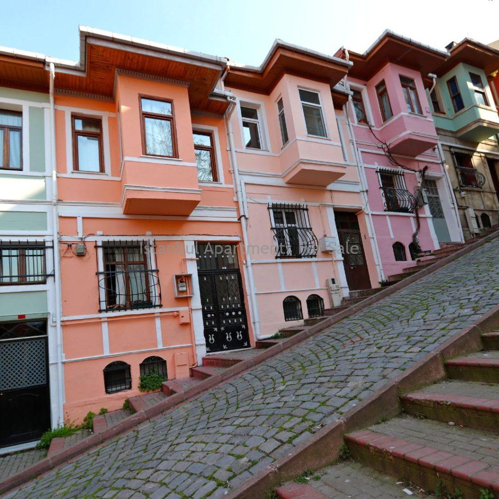 Istanbul Apartments For Sale in Turkey Why buying a traditional Istanbul house can be a good investment ?  