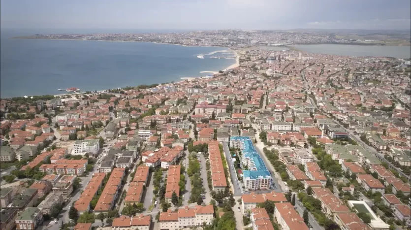 Low Rise Apartments in Istanbul Close to Beach